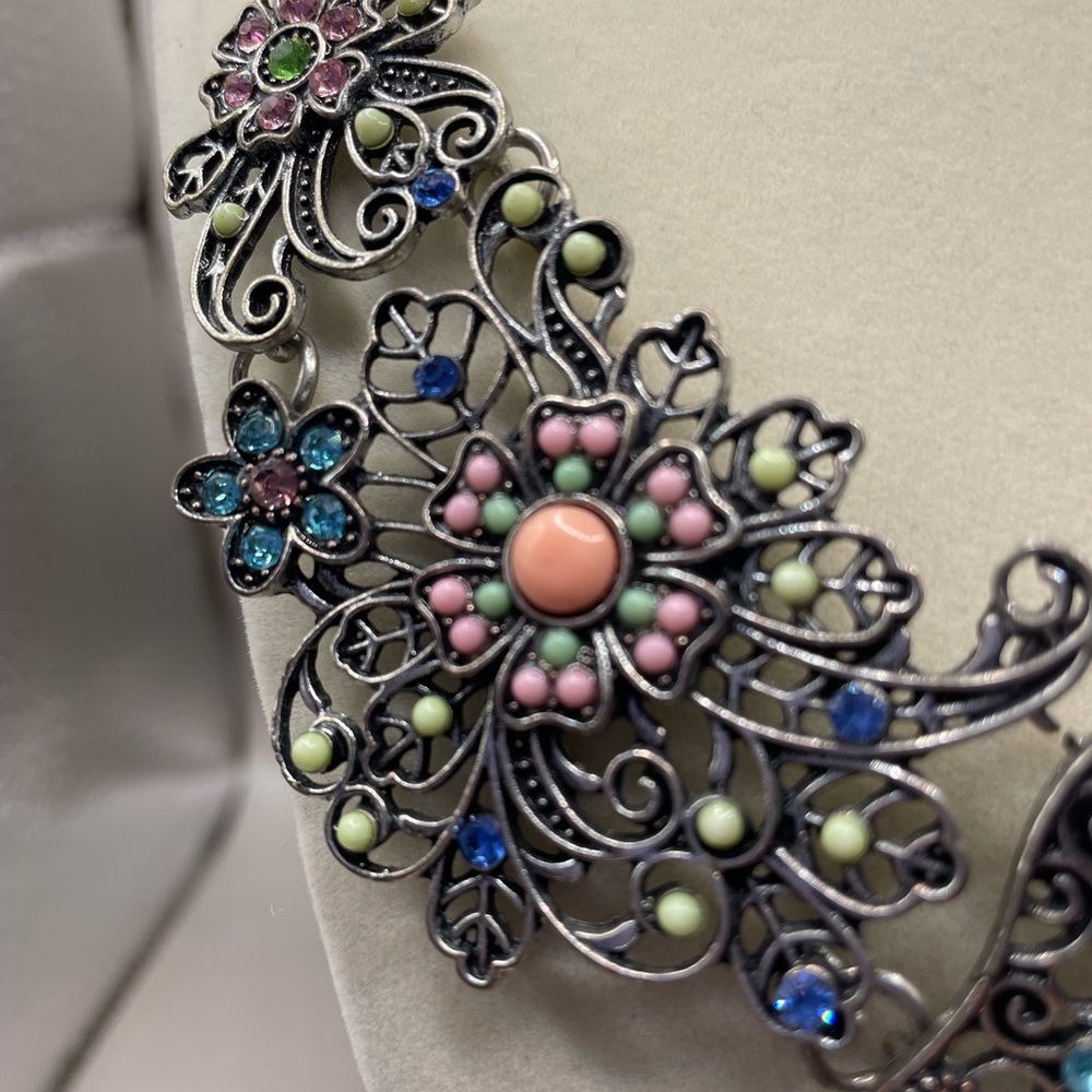 Silver Tone Statement Necklace With Egyptian Hams… - image 4